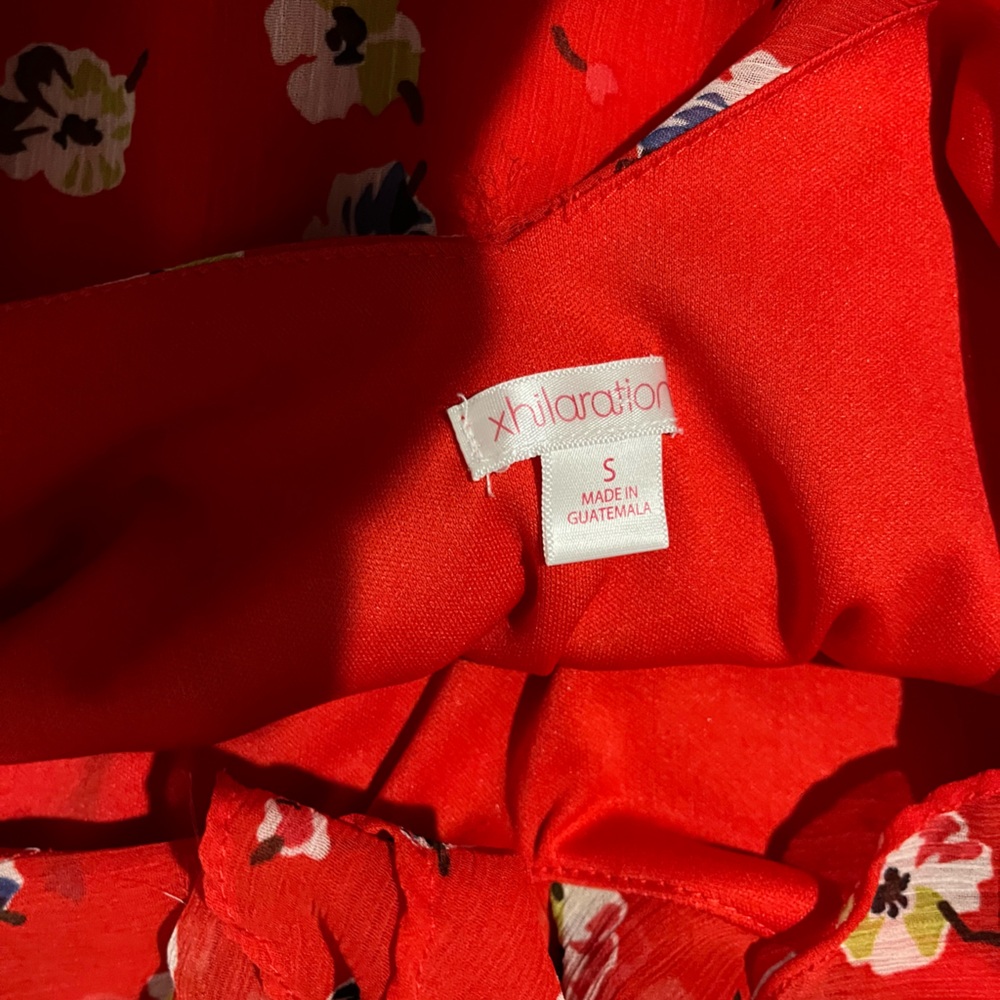 ❤️Red Floral Dress With Ruffles💐 - Picture 2 of 4